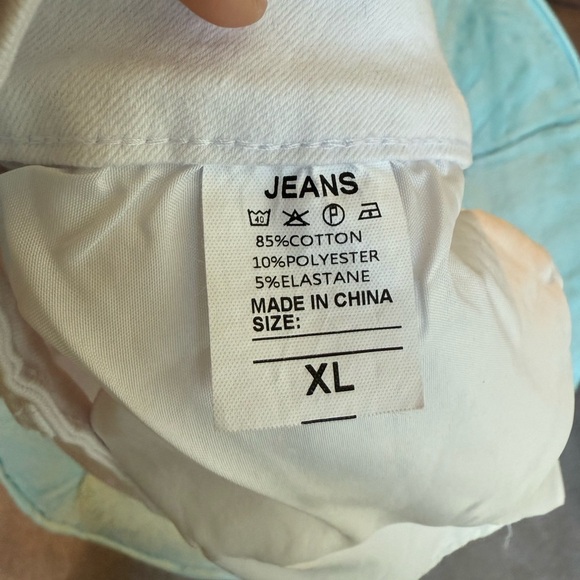 White Distressed Jean Shorts Sz XL - Picture 5 of 5